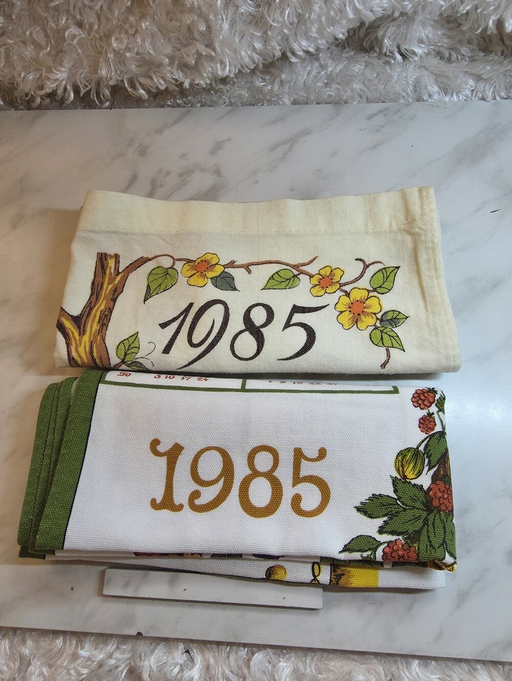 2 Vintage 1985 Cotton Tea Towel